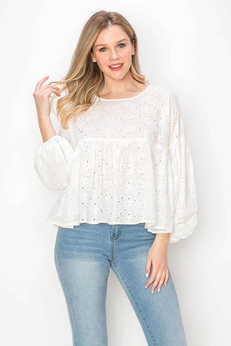 Cotton eyelet voluminous sleeves top