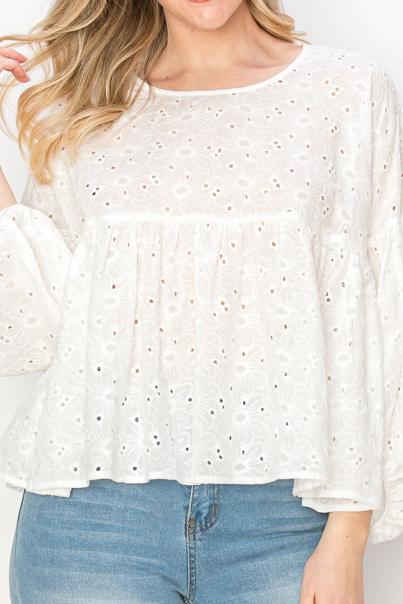 Cotton eyelet voluminous sleeves top