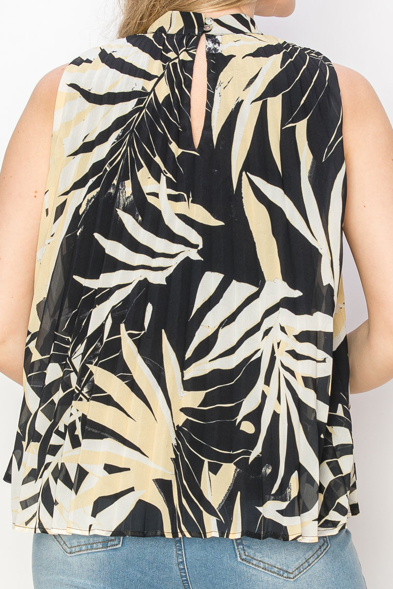 Print top with pleats detail