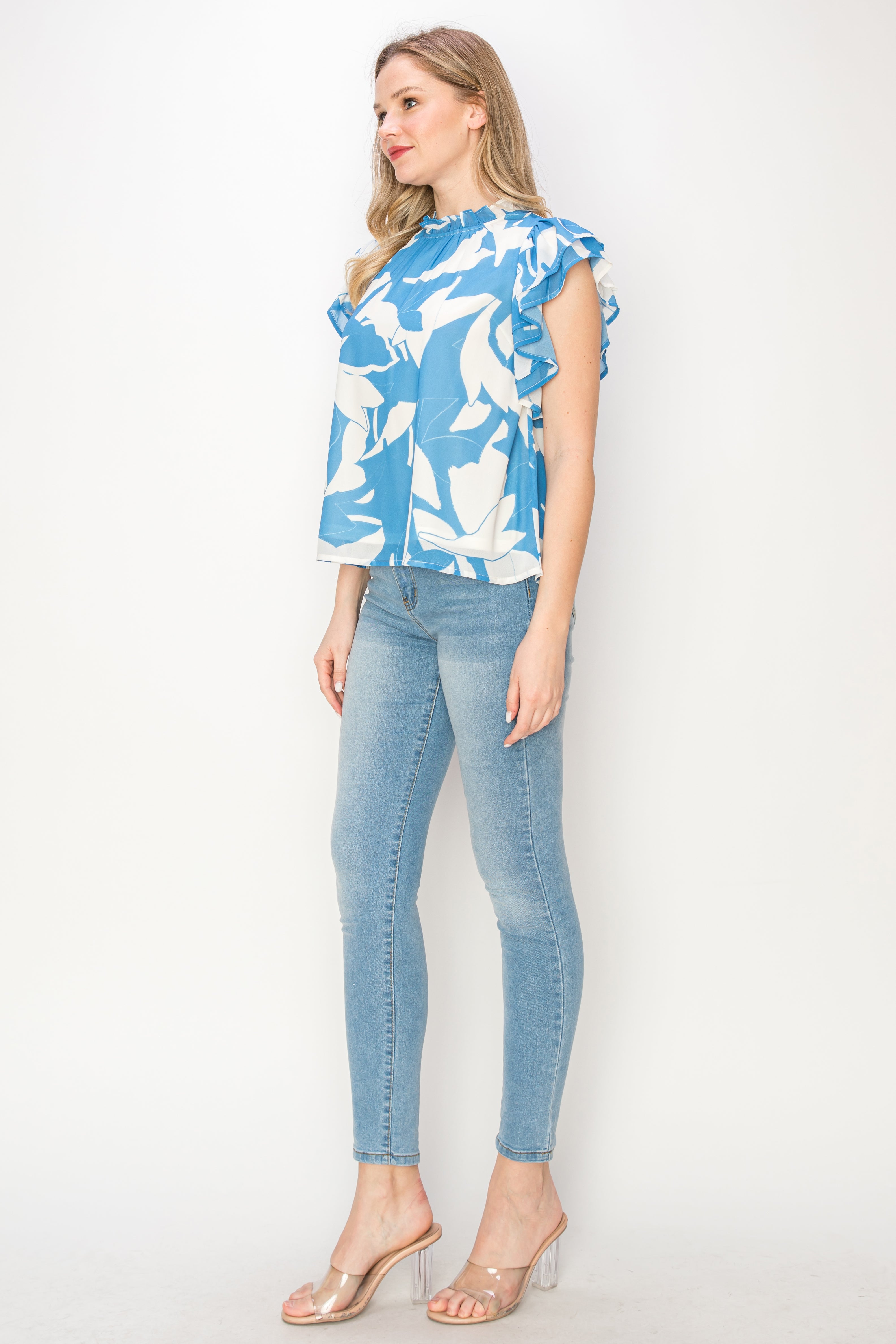 Print top with ruffle sleeves